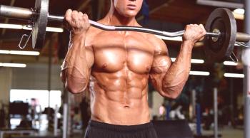 Comment pomper des biceps énormes: exercices et règles de gain de poids