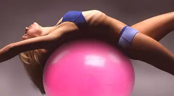 Une série d'exercices sur le fitball pour le dos - technique et nuances importantes