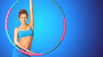 Cvičení s hulahup pro hubnutí - bude obruč pomoci odstranit žaludek a po stranách?