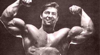 Benchmark Larry Scott - vlastní cvičení pro obrovská ramena