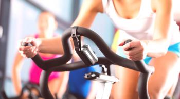 Cyklistika a cyklistika v klubu - hubnutí, zdraví a posilování svalů